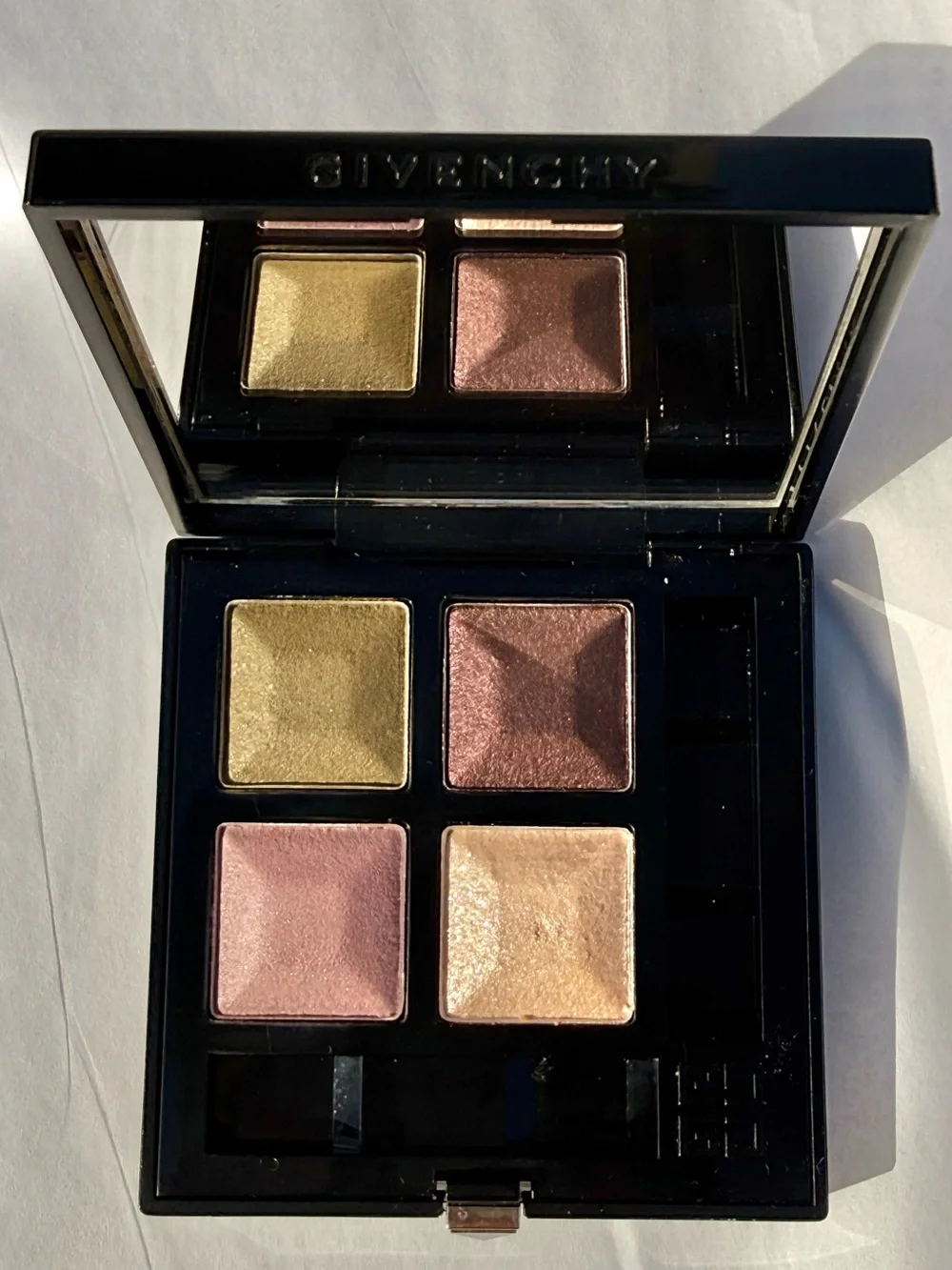 Lightly Used. Givenchy Prisme Quatuor Eyeshadow #7 Tentation 4-Color Palette